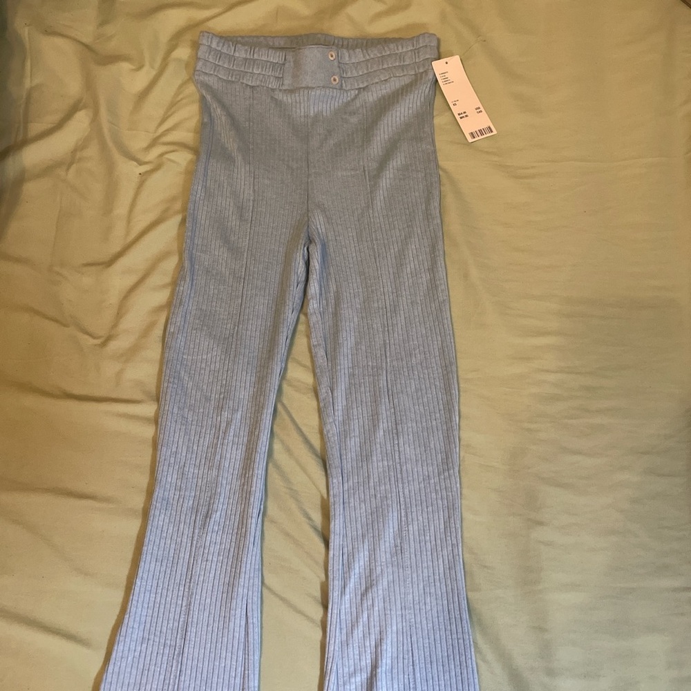 BRAND NEW & SOLD OUT urban outfitters pants size xs